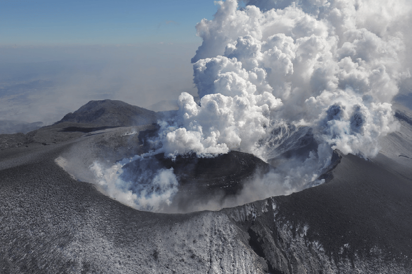 Gunung Shinmoedake 2.png