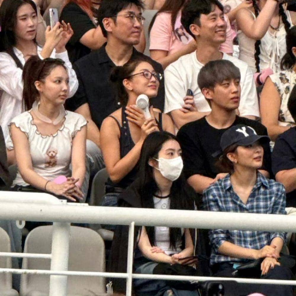 Twice and Red Velvet.jpg