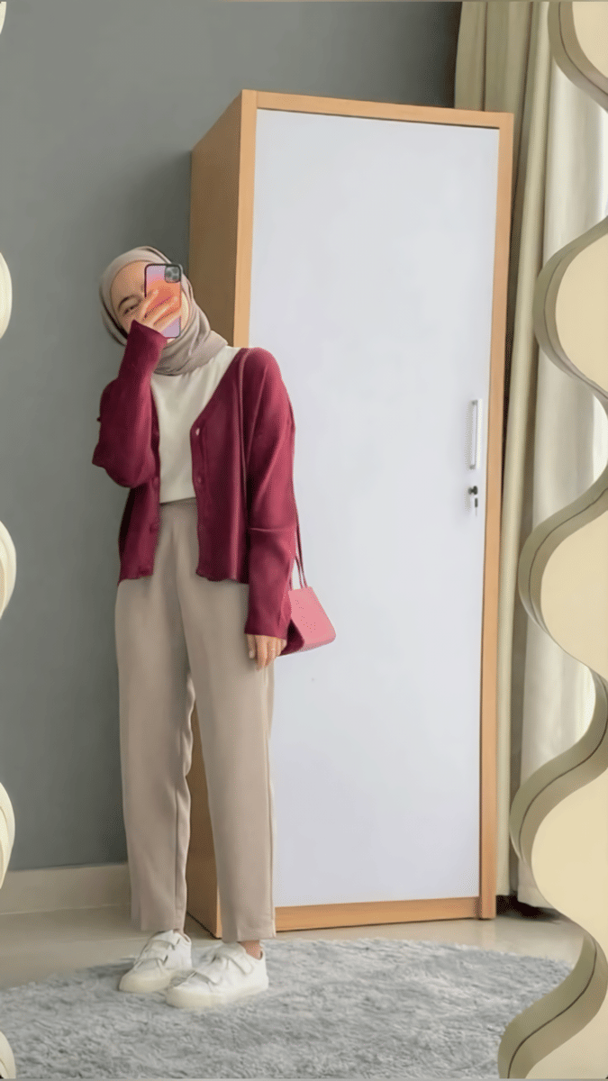 Ankle Pants dan Cardigan Crop