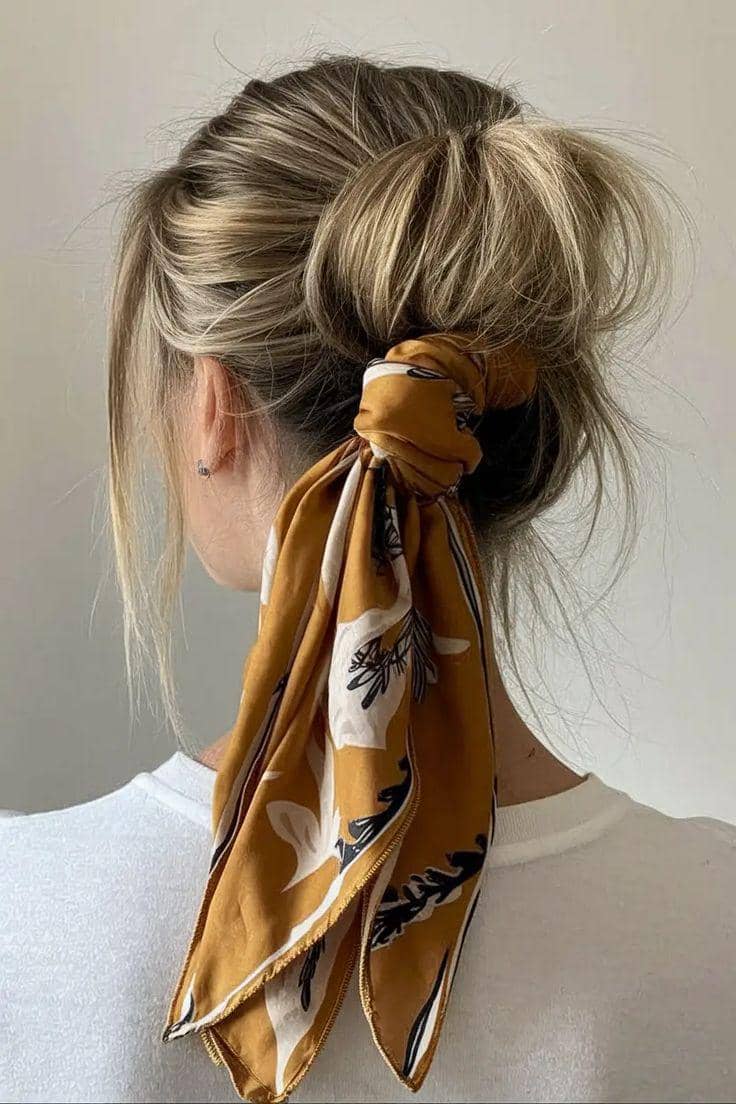 ide styling rambut dengan scarf