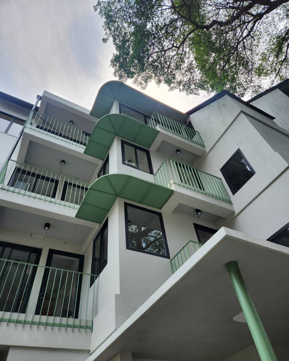 Potret rumah flat di Menteng (Situs rujak.org/Elisa Sutanudjaja)