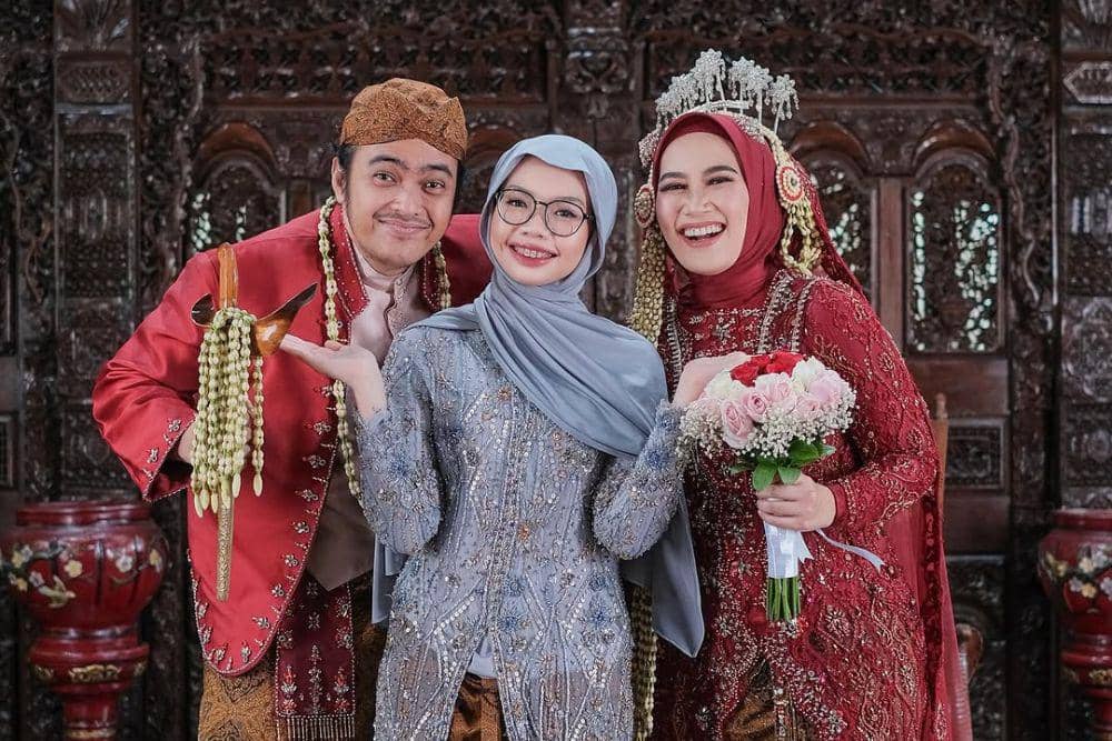 Fakta Keluarga Vania Winola ‘COC’