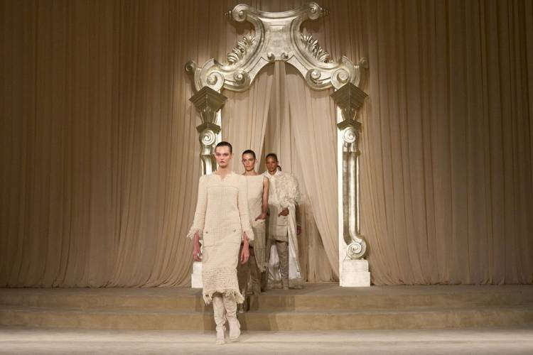 Romantisasi Kesederhanaan Chanel dalam Koleksi Haute Couture F/W 2025