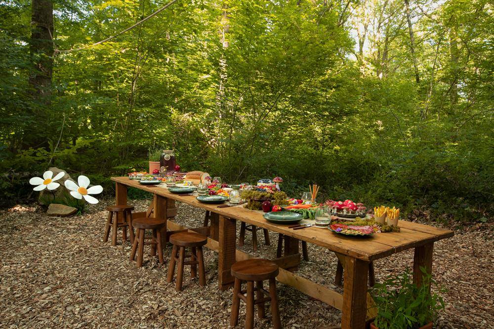 Smurfs experience - full picnic - Airbnb.jpg