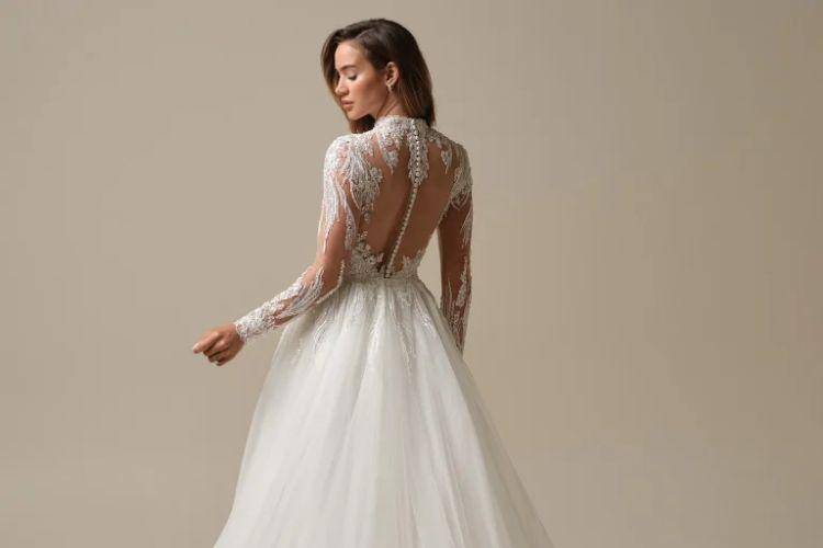 5 Tren Wedding Dress 2025 dan Solusi Stylingnya