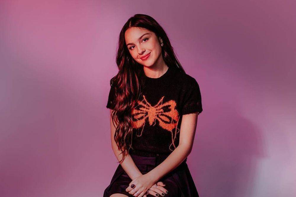 7 Fakta Keluarga Olivia Rodrigo, Punya Darah Campuran Asia-Eropa!