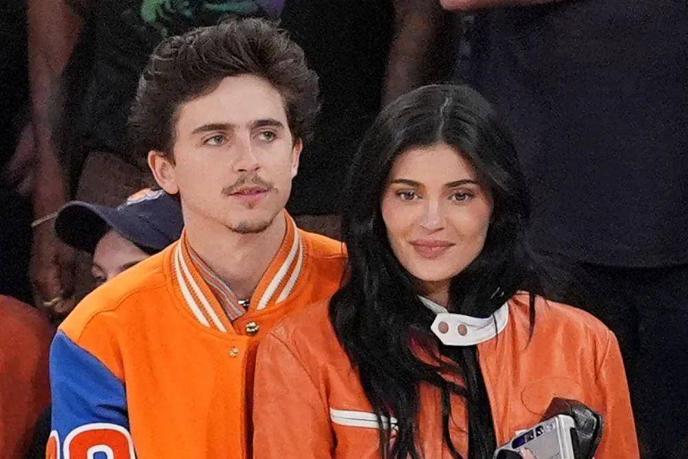 Perbandingan Keluarga Timothée Chalamet dan Kylie Jenner