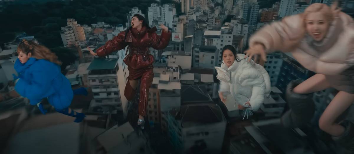 gaya member blackpink di video musik jump