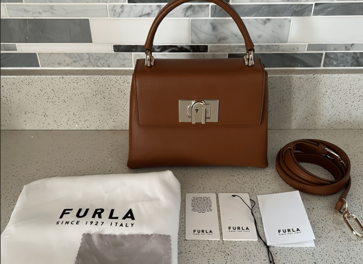 Care card Furla.png