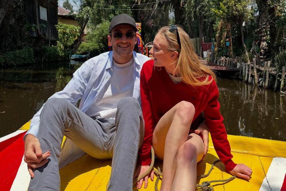 Fakta Hubungan Sophie Turner dan Peregrine Pearson