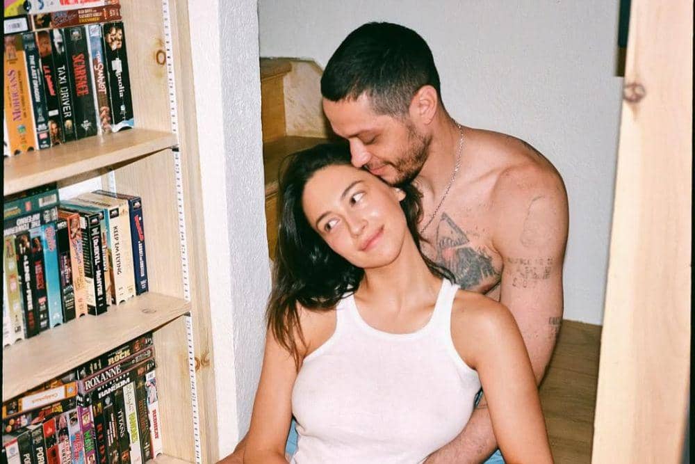 Pete Davidson dan Elsie Hewitt Umumkan Hamil Anak Pertama