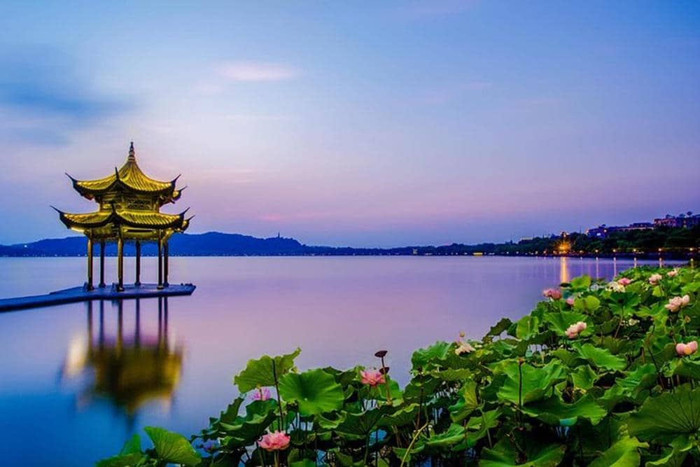 West Lake Hangzhou 3.jpg