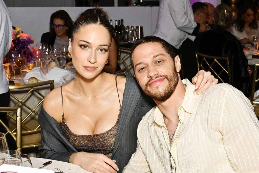 Pete Davidson dan Elsie Hewitt Umumkan Hamil Anak Pertama