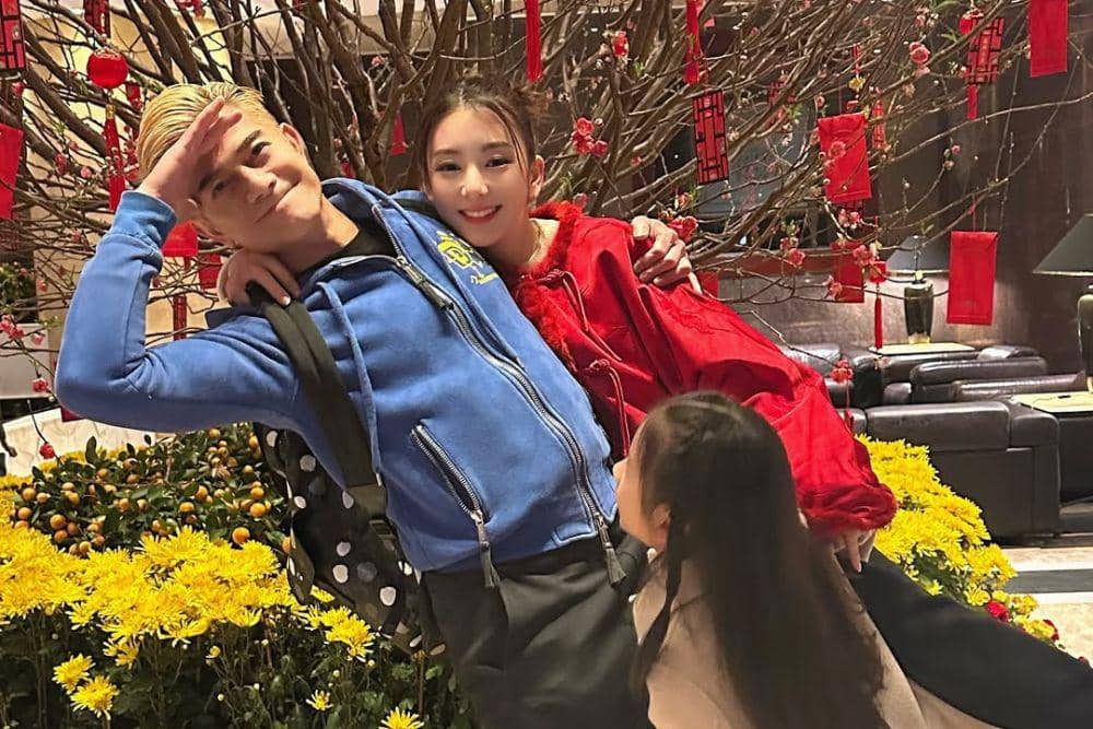 Aaron Kwok Beri Kartu Kredit Tanpa Limit Untuk Istrinya