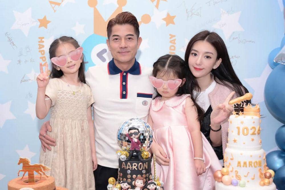 Aaron Kwok Beri Kartu Kredit Tanpa Limit Untuk Istrinya