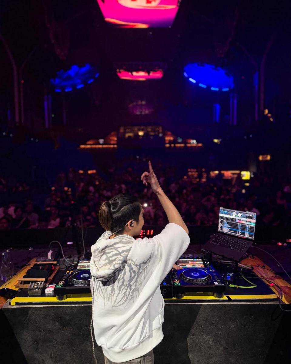 Suasana panggung saat penampilan DJ Panda. (instagram.com/djpanda_official)