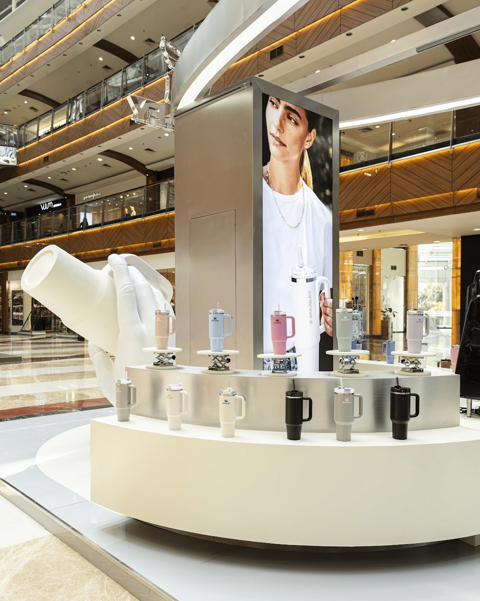 Beragam pilihan warna stylish dari Stanley Quencher ProTour yang bisa kamu temukan langsung di pop-up store. (Dok. Stanley Indonesia)