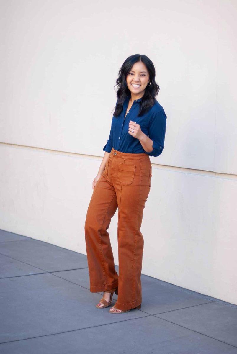 Terracotta dan Biru Navy.jpg