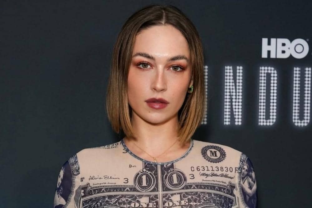 i love dressing for a theme 🤑💸💷@industryhbo S3 airs Aug 11(i’m in ep 3 soo more reason why ur.jpg