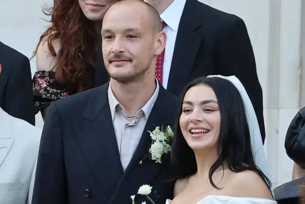 charli-xcx-quietly-tied-knot-1011077298.jpg