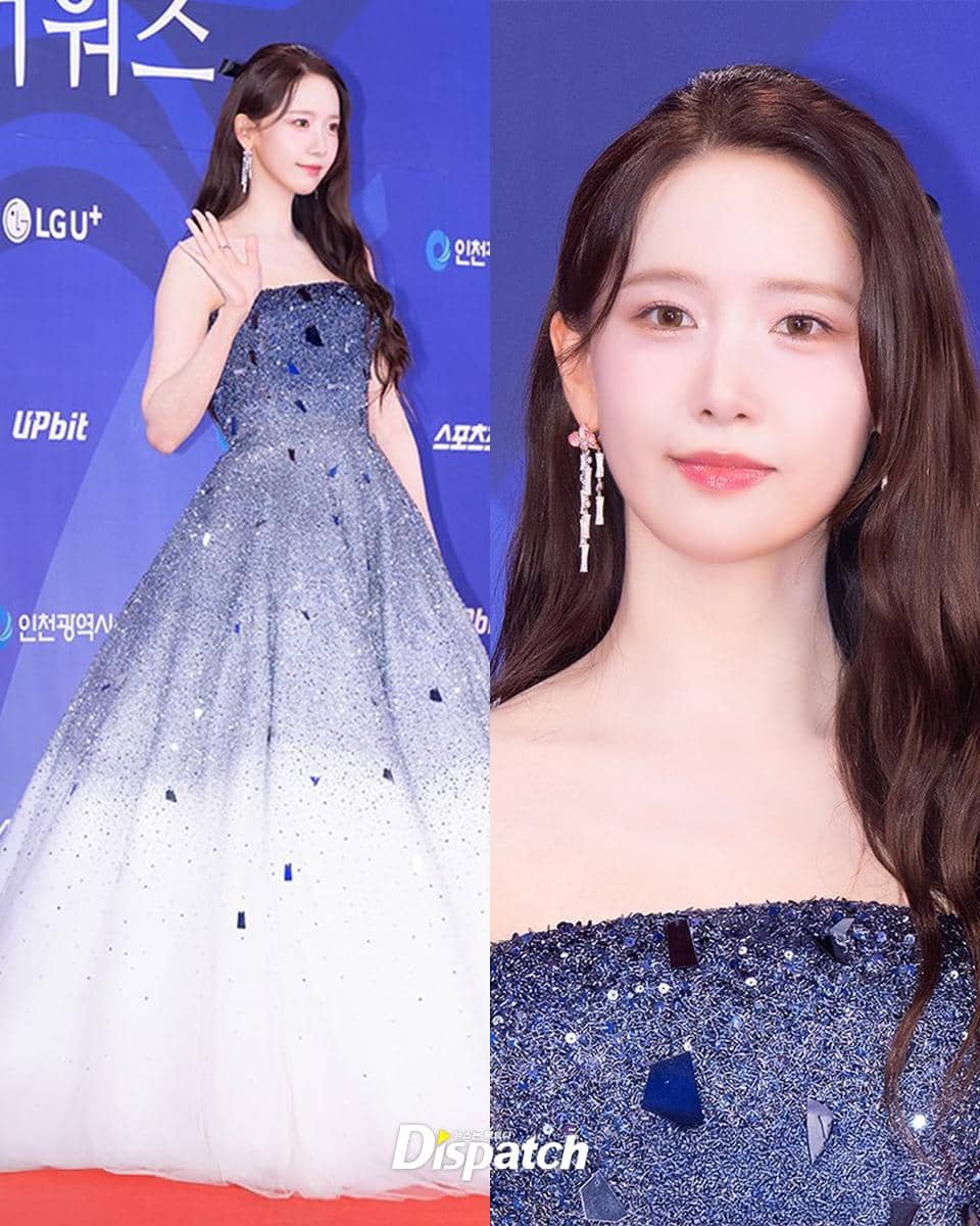 여자 셀럽들의 아름다움 축복 진짜 끝이 없네오늘(18일), 인천 파라다이스시티 호텔에서 ‘제4회 청룡시리즈어워즈’ 레드카펫 행사가 열렸습니다.레드카펫에 오른 여자 셀럽들 (1).jpg