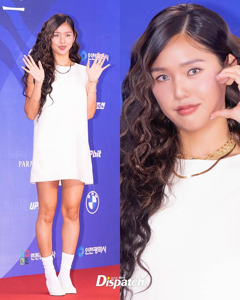 여자 셀럽들의 아름다움 축복 진짜 끝이 없네오늘(18일), 인천 파라다이스시티 호텔에서 ‘제4회 청룡시리즈어워즈’ 레드카펫 행사가 열렸습니다.레드카펫에 오른 여자 셀럽들 (7).jpg