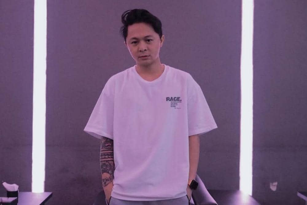 Aku disini dan kau disana.. terus kenapa ajg..jpg