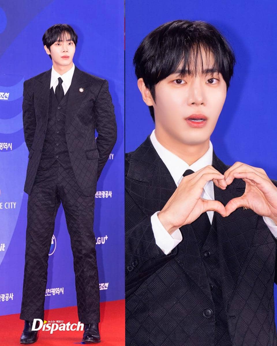 수트핏 맛집 총출동, 오늘자 청룡시리즈어워즈✨오늘(18일) '제4회 청룡시리즈어워즈' 레드카펫 행사가 진행됐습니다.남자 배우들은 각기 다른 수트 스타일로 완벽한 수트핏을 자 (1).jpg