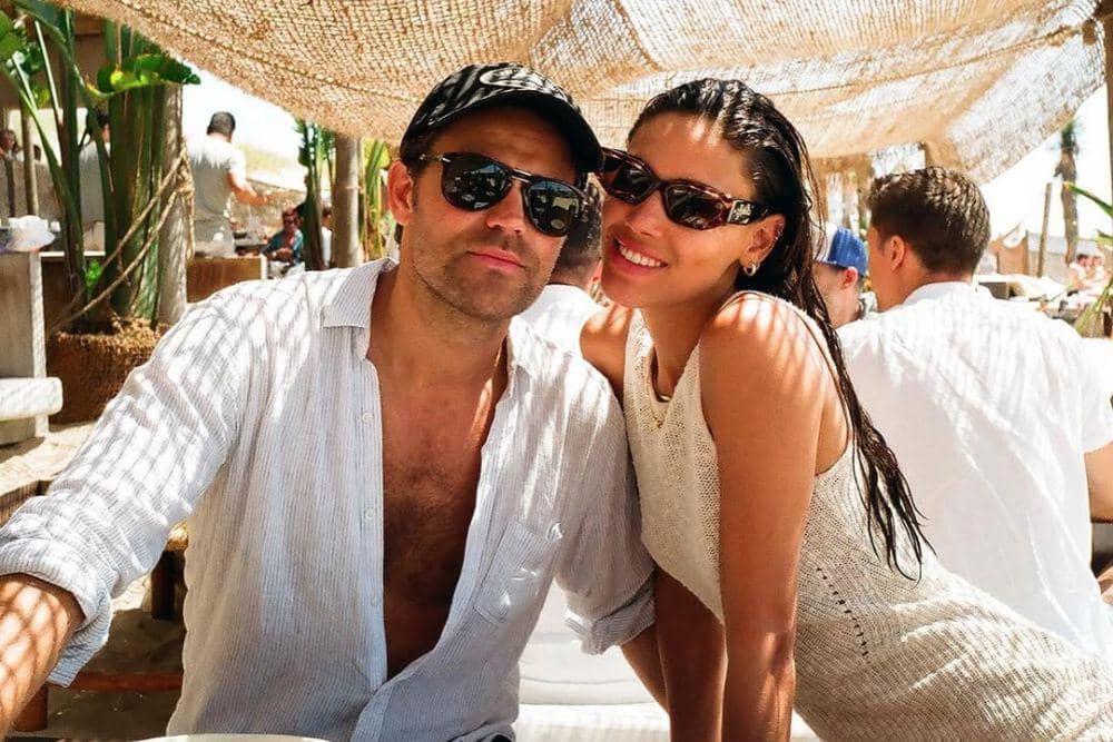 Paul Wesley Tunangan dengan Natalie Kuckenburg