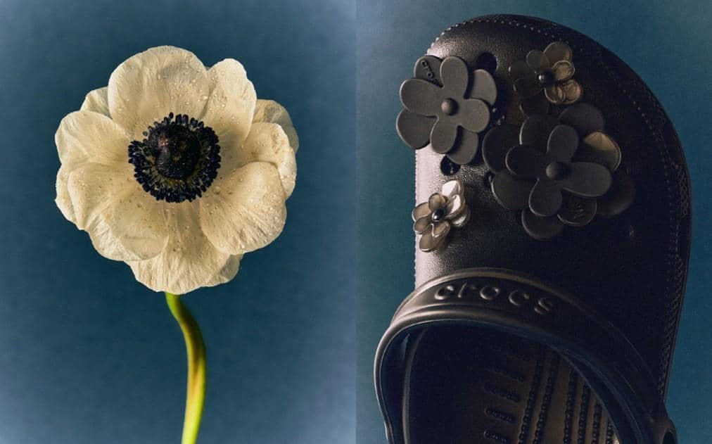 Tampilan Gaya ‘Mardi Mercredi x Crocs Classic Clog’ Warna Hitam-Hitam.jpg