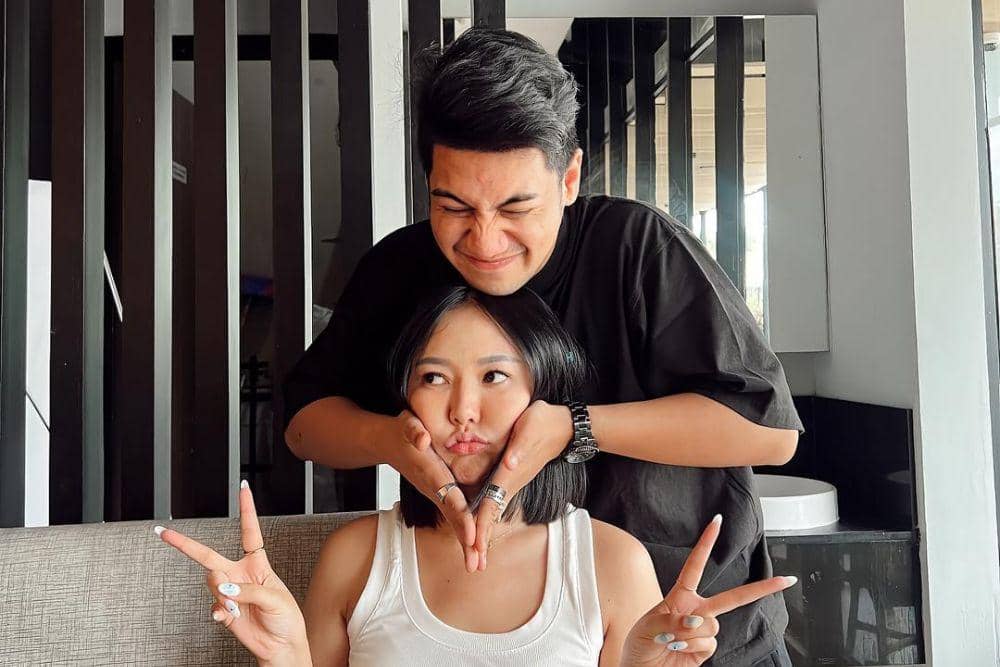 Kisah Cinta Pasangan TikTokers Bidi Soediro dan Item