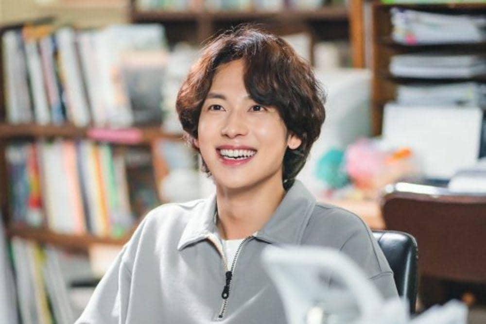 Karakter Cowok Culun di Drakor yang Bikin Jatuh Cinta