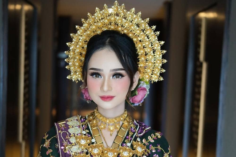 Putri Viola MUA (instagram.com/@putriiviiola)