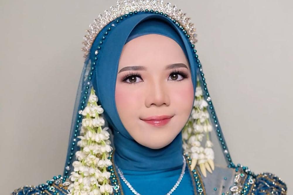 Nabilah Zain MUA (instagram.com/@nabilahzain_makeup)