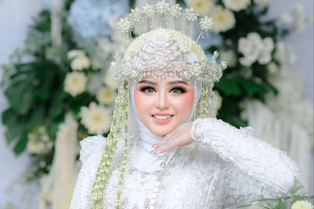 Anisa MUA (instagram.com/@anisa_muamalang)