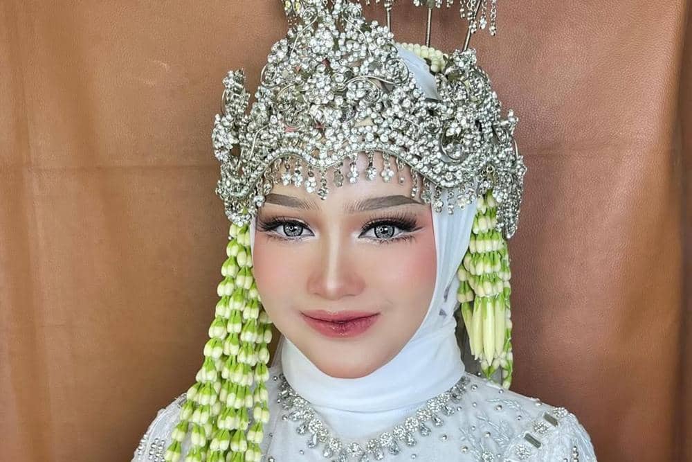 Digna Lubis MUA (instagram.com/@dignalubis.makeupmalang)