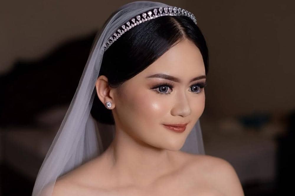 Apong Makeup (instagram.com/@apong.makeup)