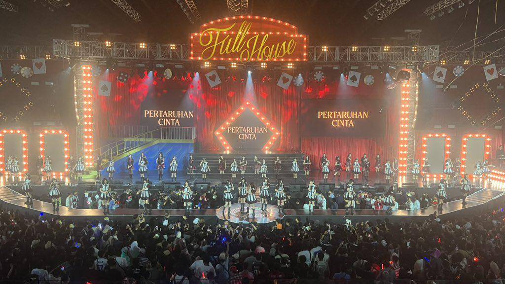 Member JKT48 (x.com/officialJKT48)