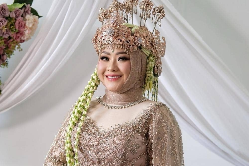 Yuyun Makeup (instagram.com/@yuyunmakeup)