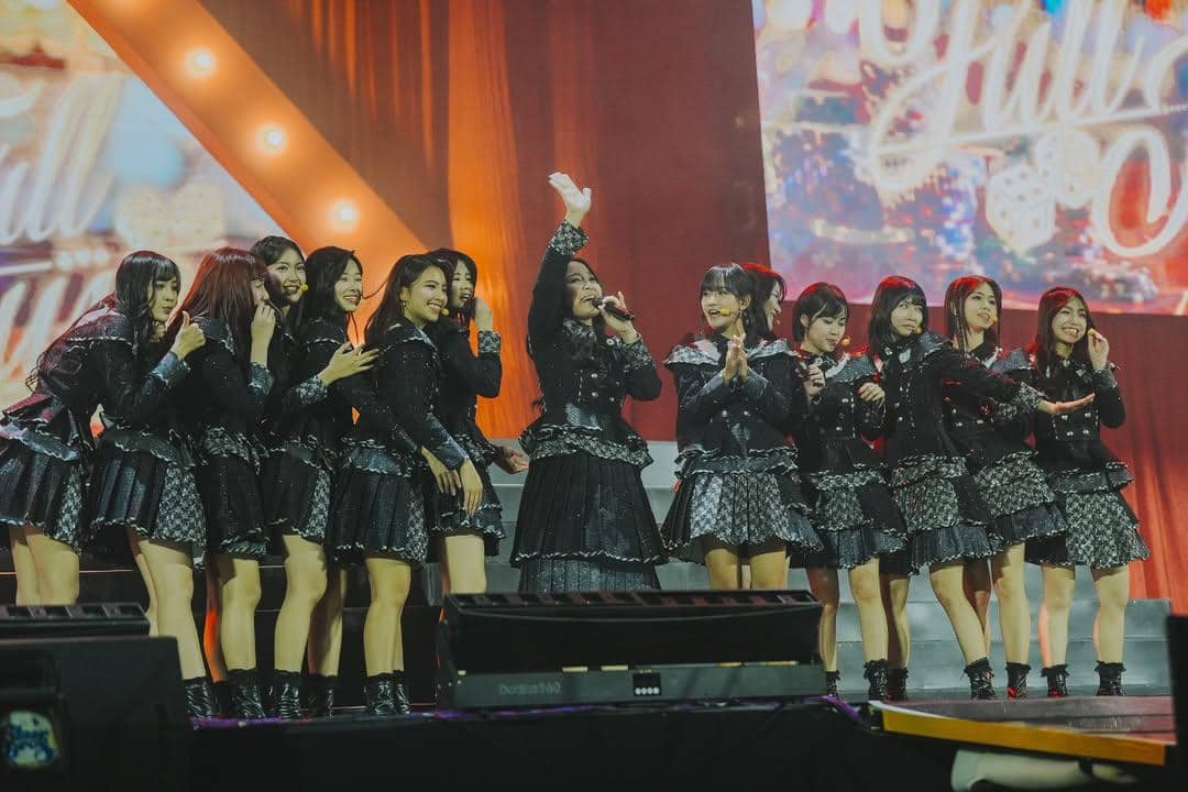 Full House @jkt48 Concert 😁.heic (1).jpg