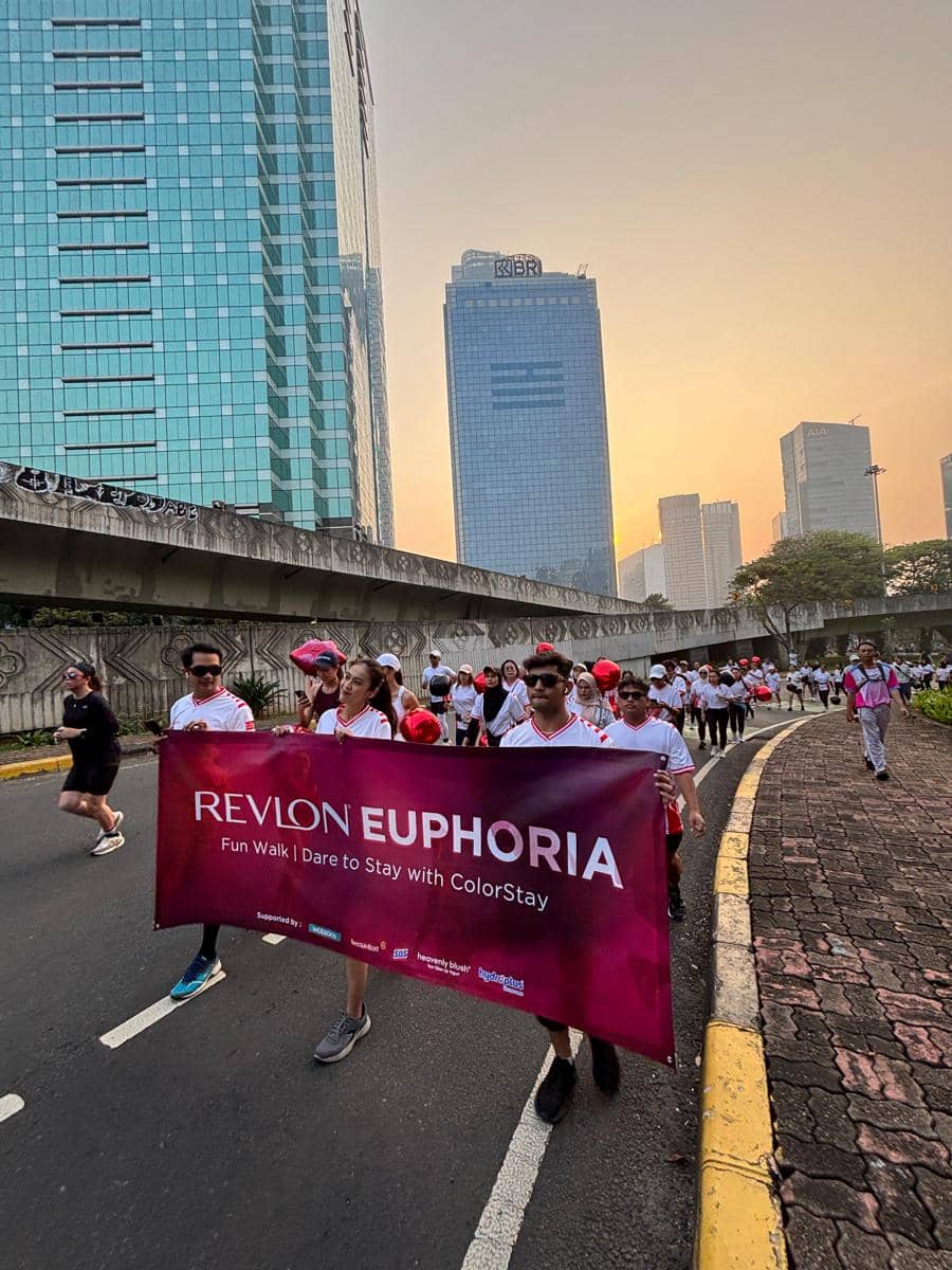 Revlon Buktikan Makeup Tahan Lama saat Olahraga dengan Produk Baru