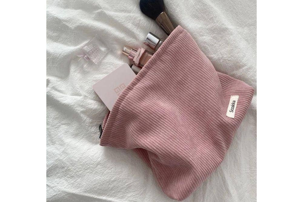 rekomendasi pouch makeup