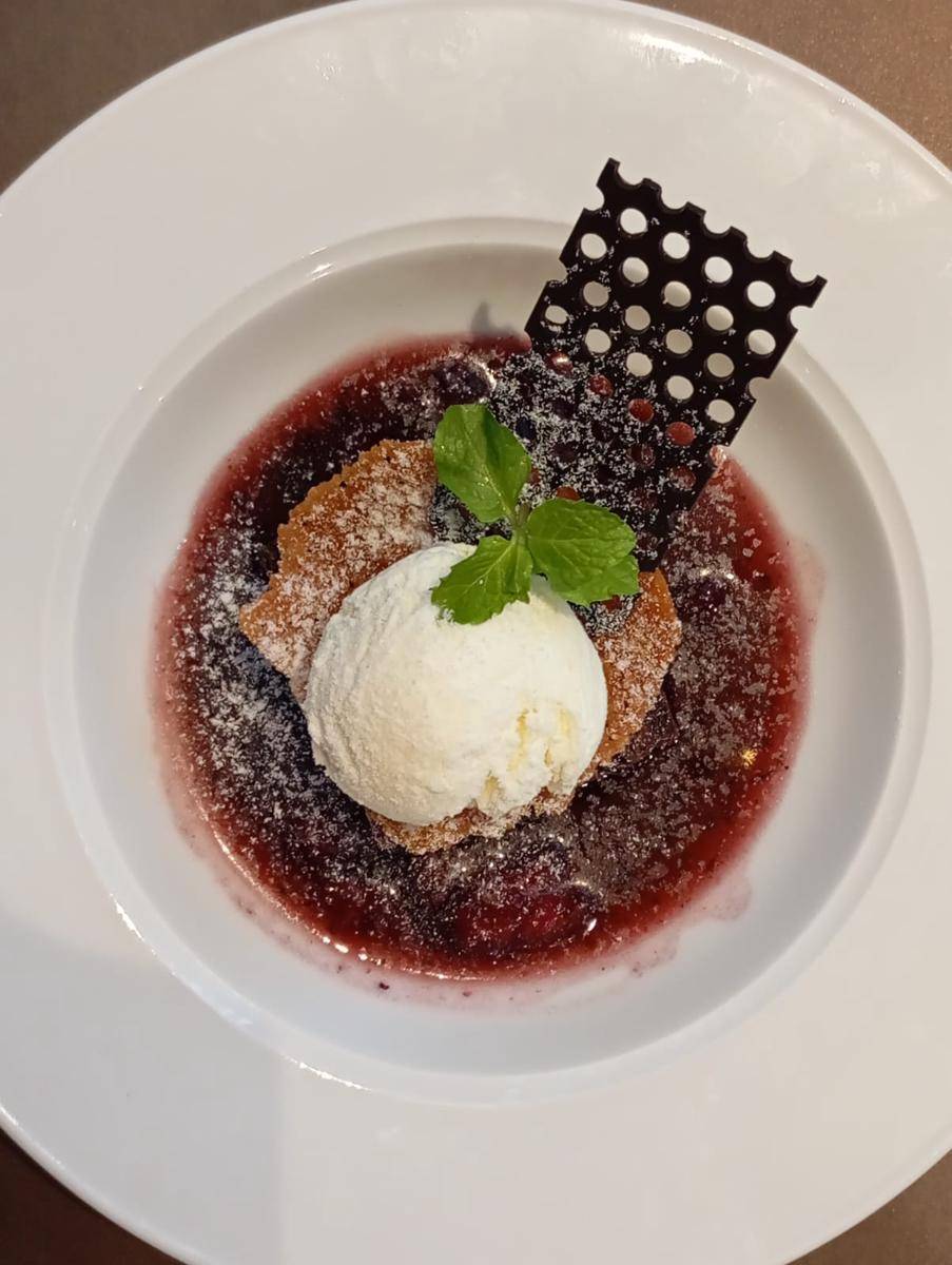 Menu Brownies Cheezie Sundae yang ada di Justus Steakhouse Lebak Bulus. (Dok. POPBELA.com/Evelyn Anggraini)
