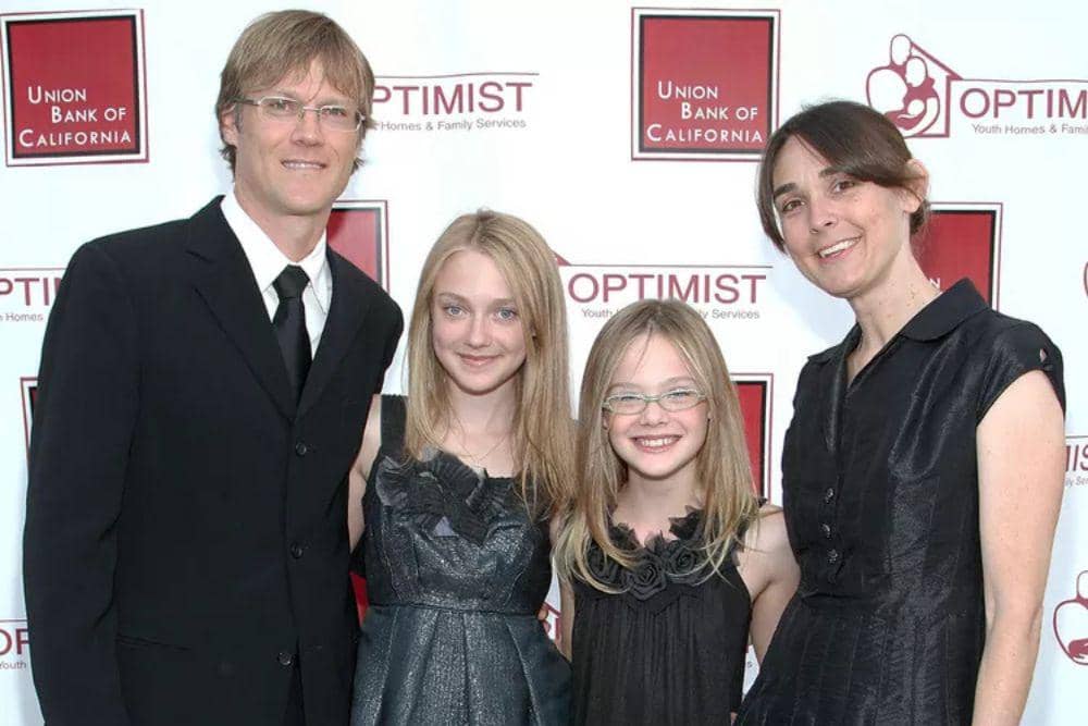 Fakta Keluarga Elle Fanning dan Dakota Fanning