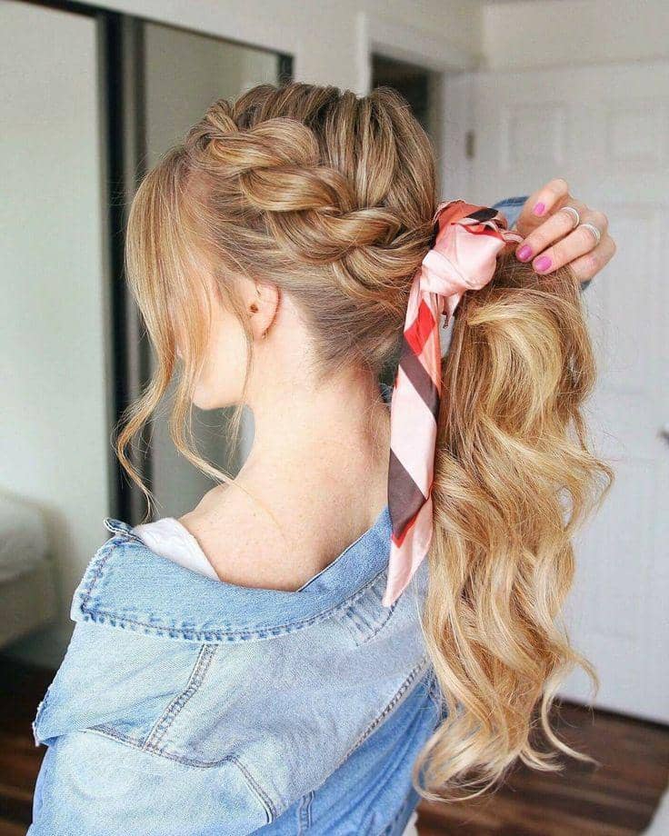 ide styling rambut ponytail dengan scarf