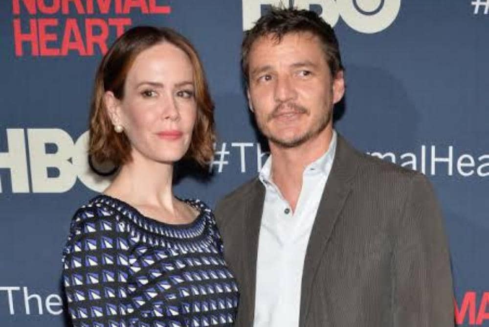 sarah-paulson-and-pedro-pascals-30-year-long-friendship-v0-1tirlfpet8qa1.jpg