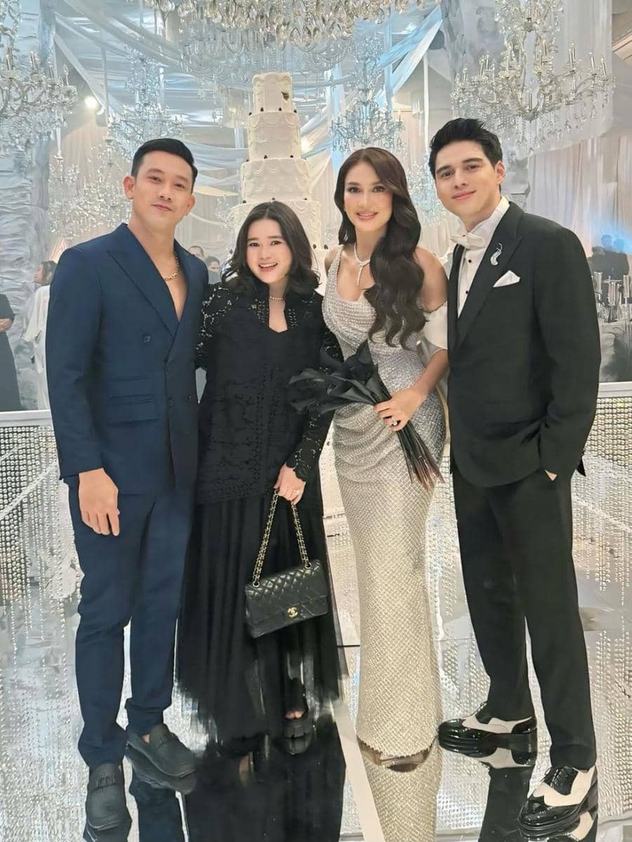 Potret Artis di Resepsi Pernikahan Luna Maya dan Maxime Bouttier