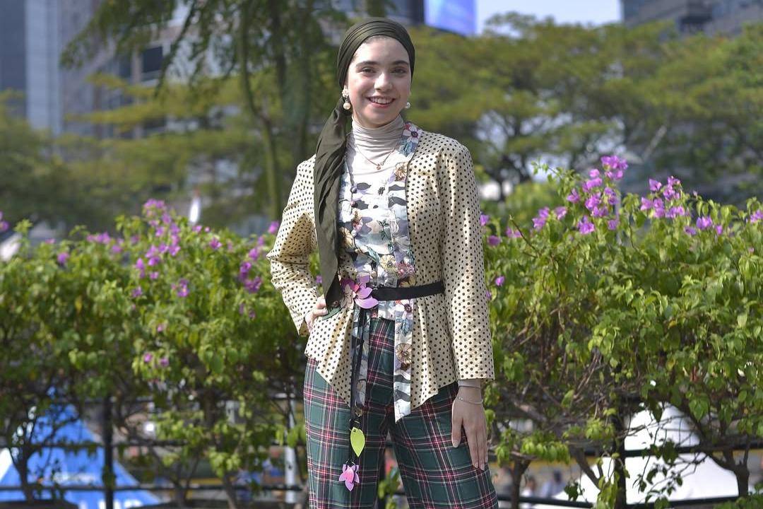 profil Isabel Azhari