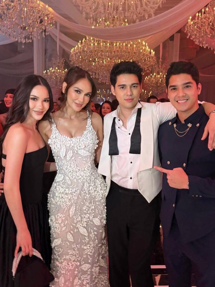 Potret Artis di Resepsi Pernikahan Luna Maya dan Maxime Bouttier