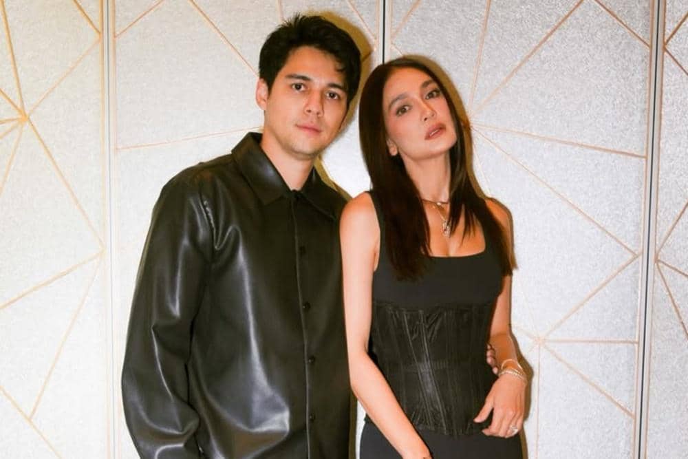 Beauty, elevated. Softly, effortlessly @cledepeaubeaute 🤍Jewelry- @bvlgari Make Up- @sissysosro.jpg